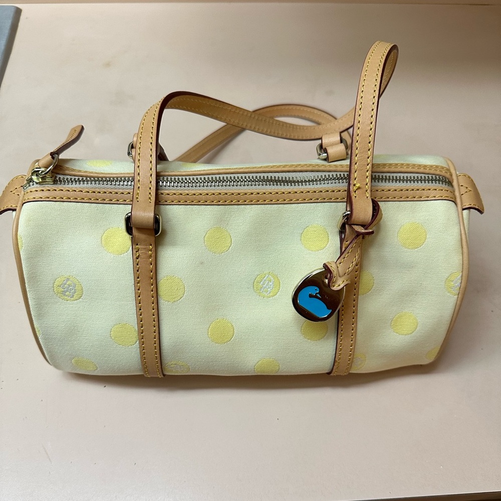 Dooney & Burke Barrel Purse like new